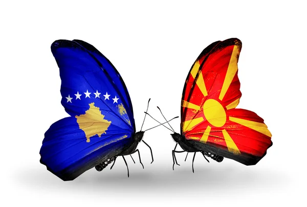 Borboletas com bandeiras Kosovo e Macedônia — Fotografia de Stock