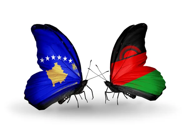 Mariposas con banderas de Kosovo y Malawi — Foto de Stock