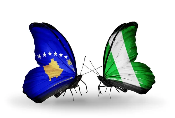 Mariposas con banderas de Kosovo y Nigeria — Foto de Stock