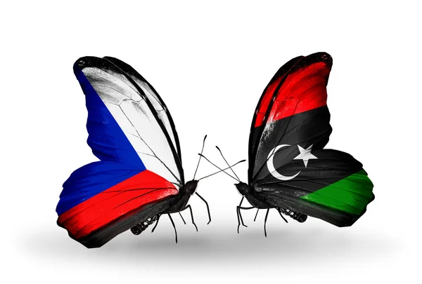 Farfalle con bandiere ceche e libiche — Foto Stock