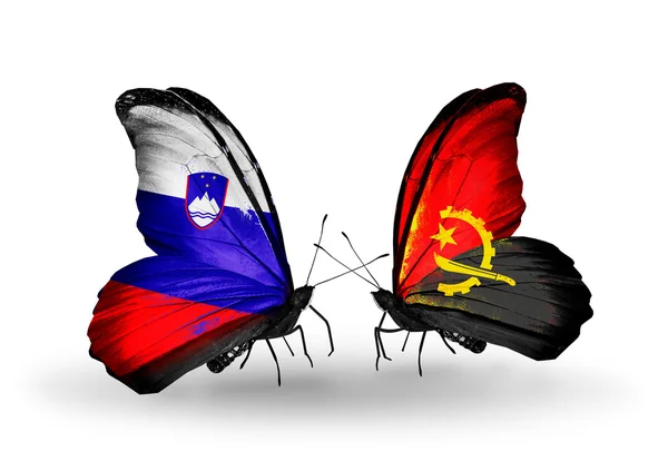 Mariposas con banderas de Eslovenia y Angola — Foto de Stock