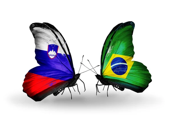 Mariposas con banderas de Eslovenia y Brasil — Foto de Stock