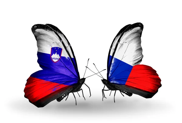 Fjärilar med Slovenien och tjeckiska flaggor — Stockfoto