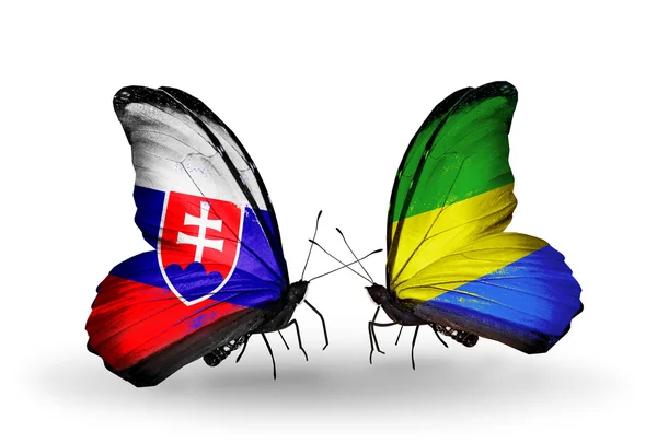 슬로바키아와 가봉 플래그와 나비 — 스톡 사진