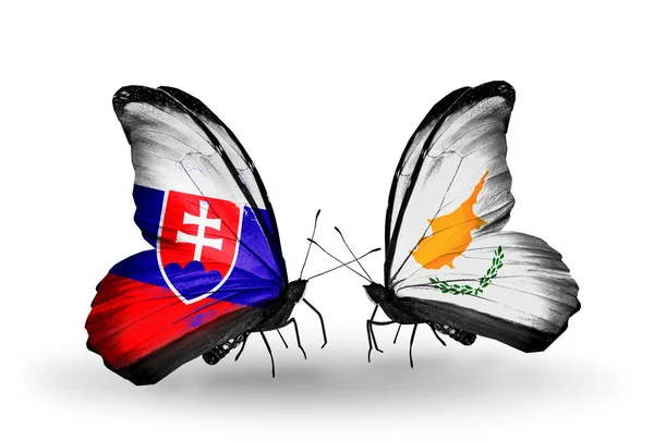 Butterflies with Slovakia and Cyprus flags — Stock Photo, Image