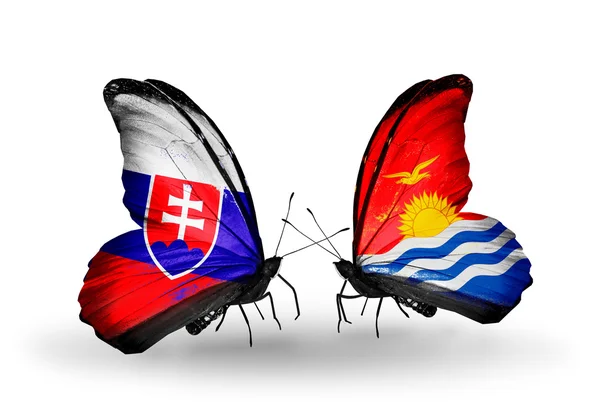 蝴蝶与斯洛伐克和基里巴斯国旗 — 图库照片