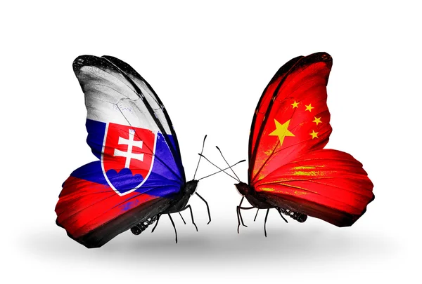 Motyle z flagami Słowacji i Chiny — Zdjęcie stockowe