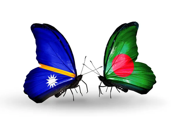 Papillons avec drapeaux Nauru et Bangladesh — Photo