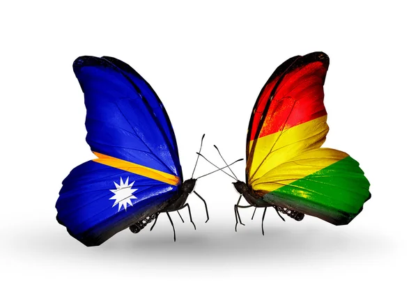 Mariposas con banderas de Nauru y Bolivia — Foto de Stock
