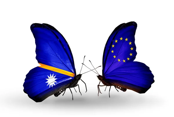 Mariposas con banderas de Nauru y la Unión Europea —  Fotos de Stock