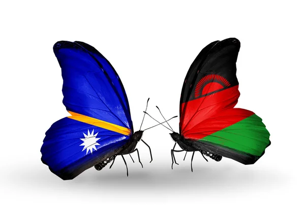 Papillons avec drapeaux Nauru et Malawi — Photo