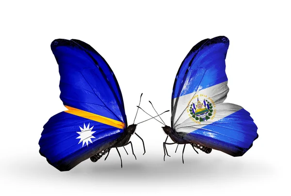 Papillons avec drapeaux Nauru et Salvador — Photo