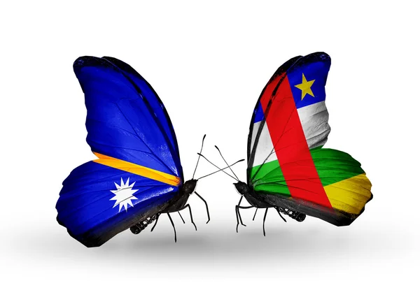 Papillons avec drapeaux Nauru et CAR — Photo
