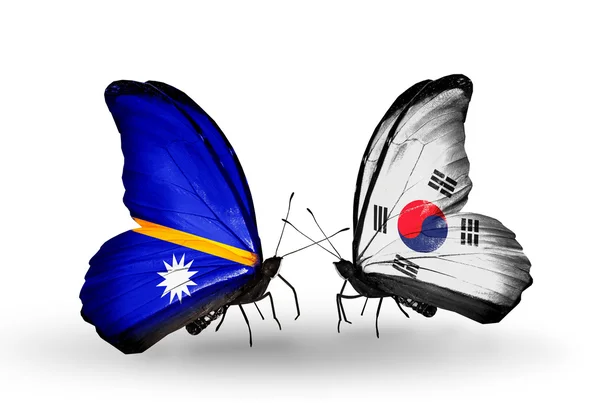 Vlinders met vlaggen Nauru en Zuid-Korea — Stockfoto