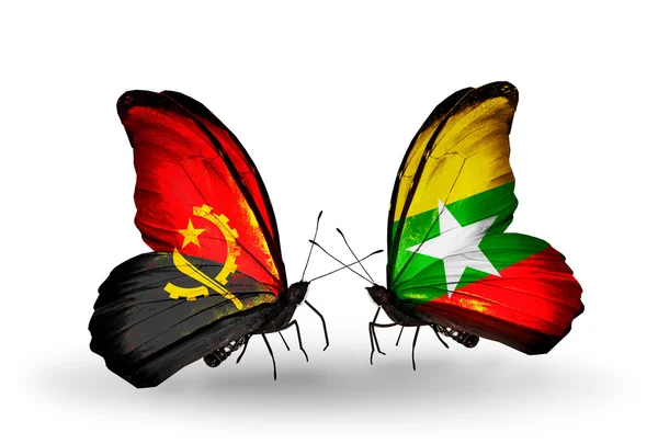 Borboletas com bandeiras de Angola e Mianmar — Fotografia de Stock