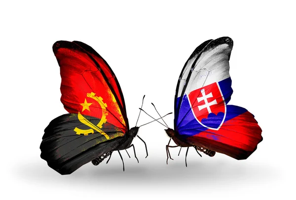 蝴蝶与安哥拉和斯洛伐克国旗 — 图库照片