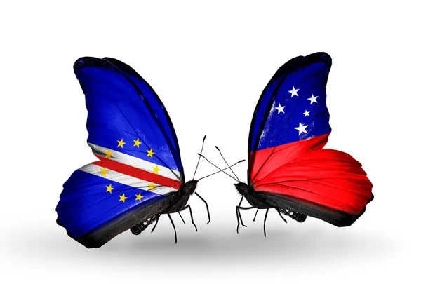 Cape Verde ve Samoa bayrakları taşıyan kelebekler — Stok fotoğraf