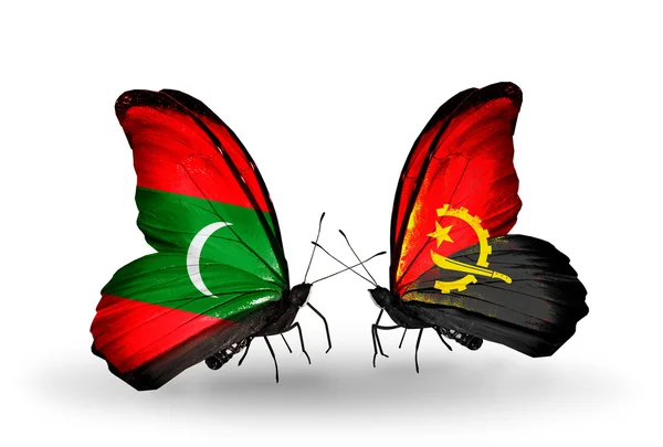 Papillons avec drapeaux des Maldives et de l'Angola — Photo