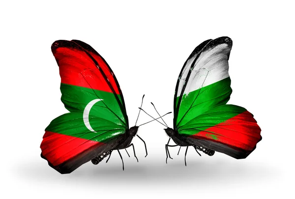 Butterflies with Maldives and Bulgaria flags — Stock Photo, Image