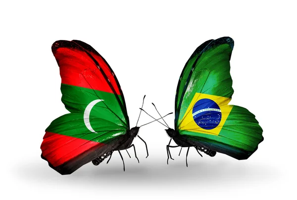 Borboletas com bandeiras das Maldivas e do Brasil — Fotografia de Stock