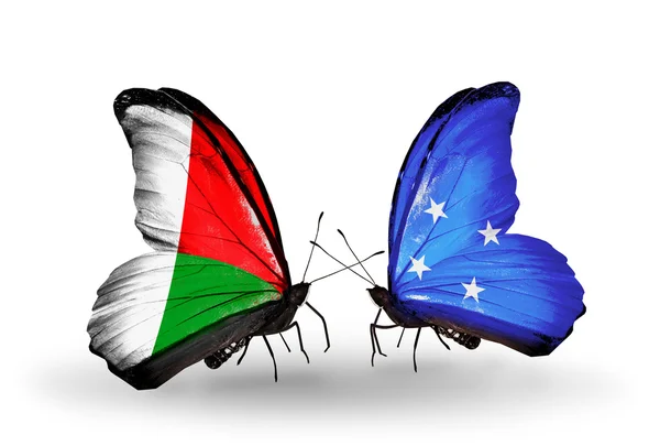 Borboletas com bandeiras de Madagáscar e Micronésia — Fotografia de Stock