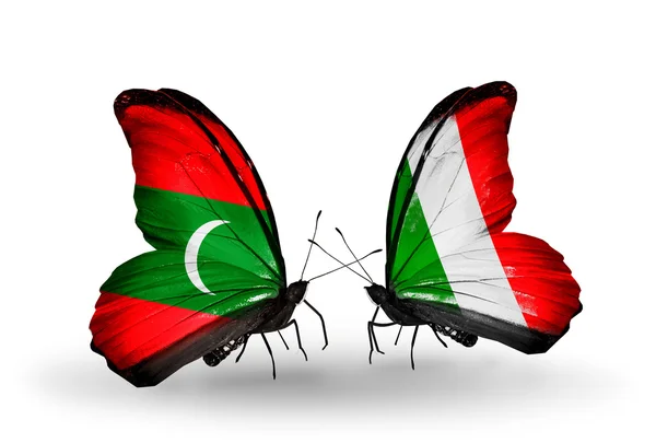 Butterflies with Maldives and Italy flags — Stock Photo, Image