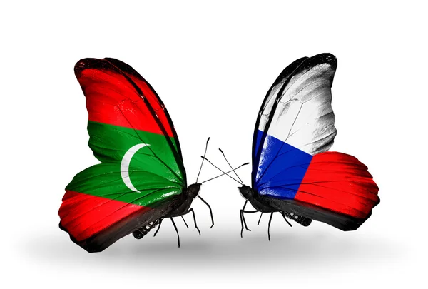 蝴蝶与马尔代夫和捷克国旗 — 图库照片