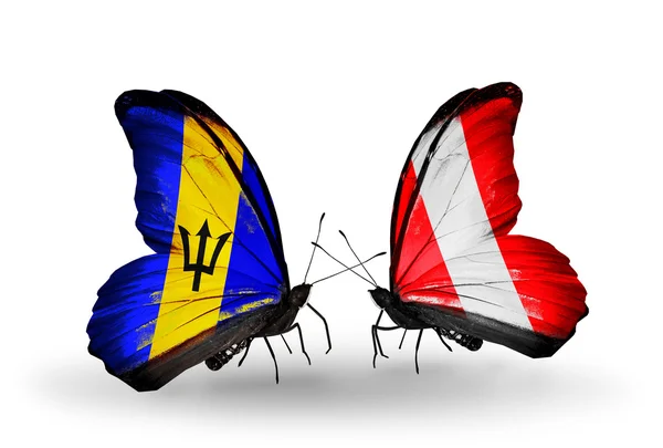 Mariposas con banderas de Barbados y Perú — Foto de Stock