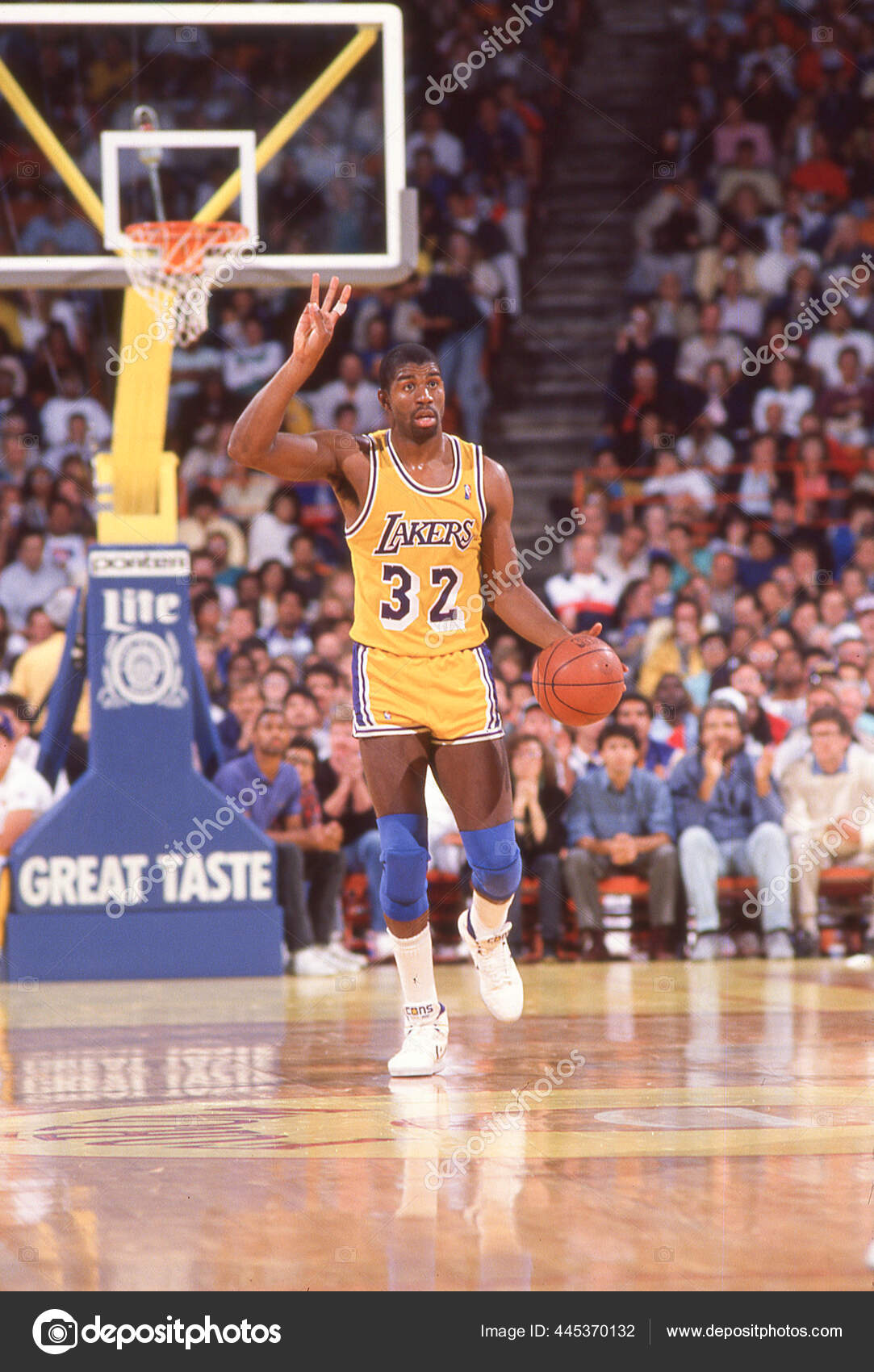 Download Lakers Player Kareem Abdul-Jabbar Magic Johnson Wallpaper
