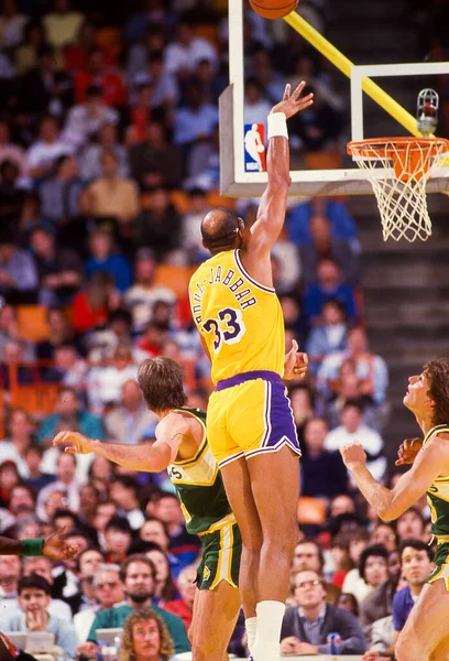 Los Angeles Lakers Legenda Kareem Abdul Jabbar Nba Akcióban 1980 — Stock Fotó