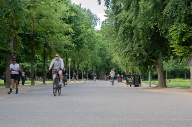 Amsterdam 'daki Vondelpark Parkı' nda Gölet Hollanda 20-6-2020