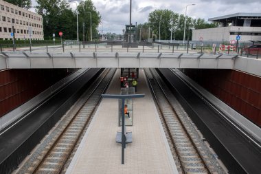 Amstelveen 'deki Metro İstasyonu Zonnestein Hollanda 24-7-2020