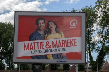 Diemen 'deki Billboard Mattie & Marieke Qmusic Radyo İstasyonu 20-7-2020