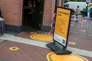 Corona Billboard Amsterdam McDonalds 'da Hollanda 18-6-2020