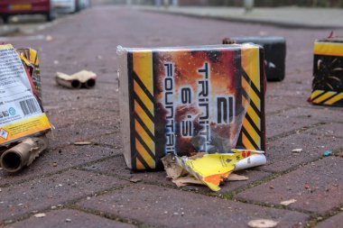 Düşük Açılı Havai fişekler Ertesi gün Amsterdam 'da Hollanda 1-1-2020