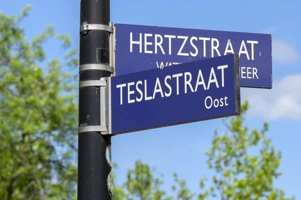 Street Sign Hertzstraat Teslastraat Amszterdamban Hollandia 2020 — Stock Fotó