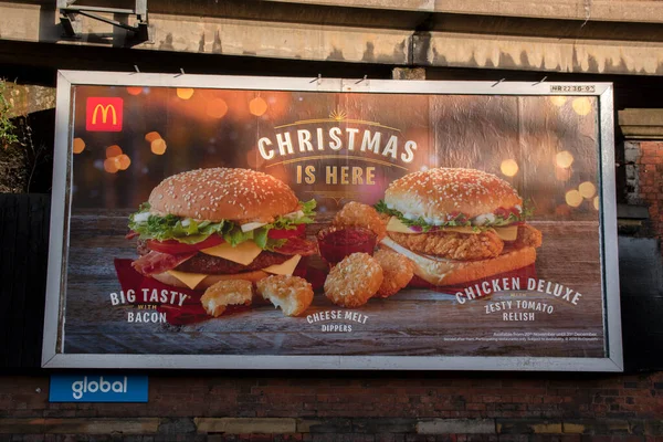 Billboard Christmas McDonalds Manchester İngiltere 'de 8-12-2019