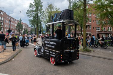 Amsterdam 'daki Sessiz Gösteride DJ 22-8-2021