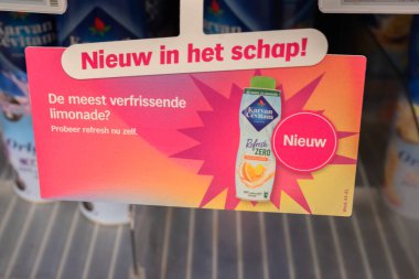 Amsterdam 'da Reklam İşareti Karvan Cevitam Limonata Şurubu Hollanda 31-10-2025