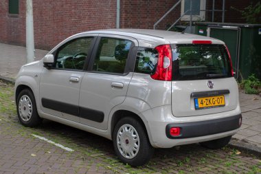 Amsterdam 'da Bej Fiat Panda Hollanda 5-8-2025
