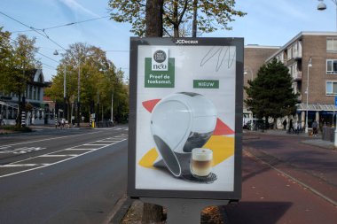 Amsterdam 'da Billboard Nescafe Dolce Gusto Neo Hollanda 1-10-2025
