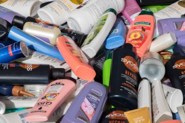 Amsterdam 'da Şampuanlı Şişe Varyasyonlarını Kapat Hollanda 22-9-2025