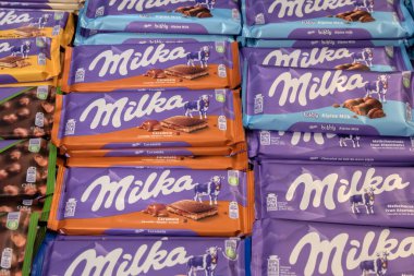 Amsterdam 'da Milka Çikolatası Paketleri 8-8-2025