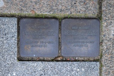 Stolperstein Anıt Taşı Clara ve Bertha De Metz Amsterdam Hollanda 19-9-2025