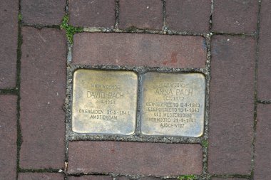 Stolperstein Anıt Taşı Amsterdam Aile Pach 'tan Hollanda 5-6-2025
