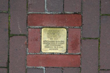 Amsterdam Henriette Roodveldt 'ten Stolperstein Anıt Taşı Hollanda 5-6-2025