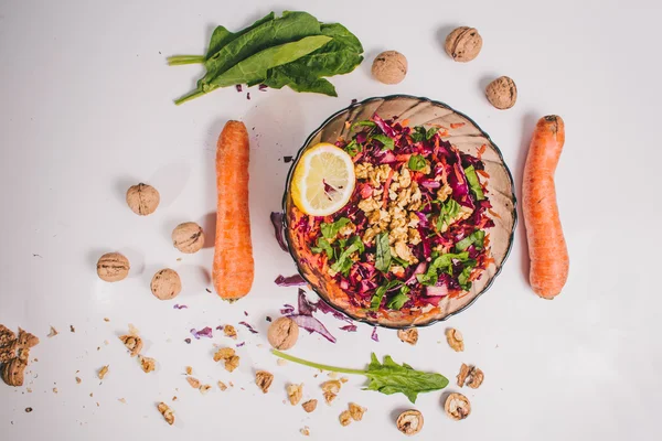 Mor cabbage.carrot.lay düz vejetaryen salatası.