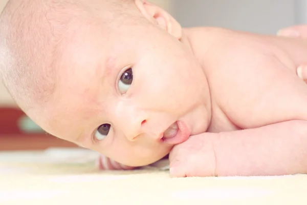 Baby massage — Stock Photo, Image