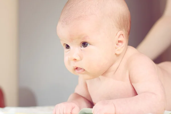 Baby massage — Stock Photo, Image