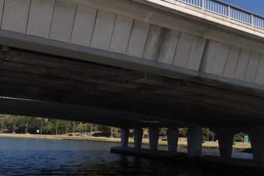 Dar Köprü ve Kuğu Nehri, Perth Batı Avustralya.